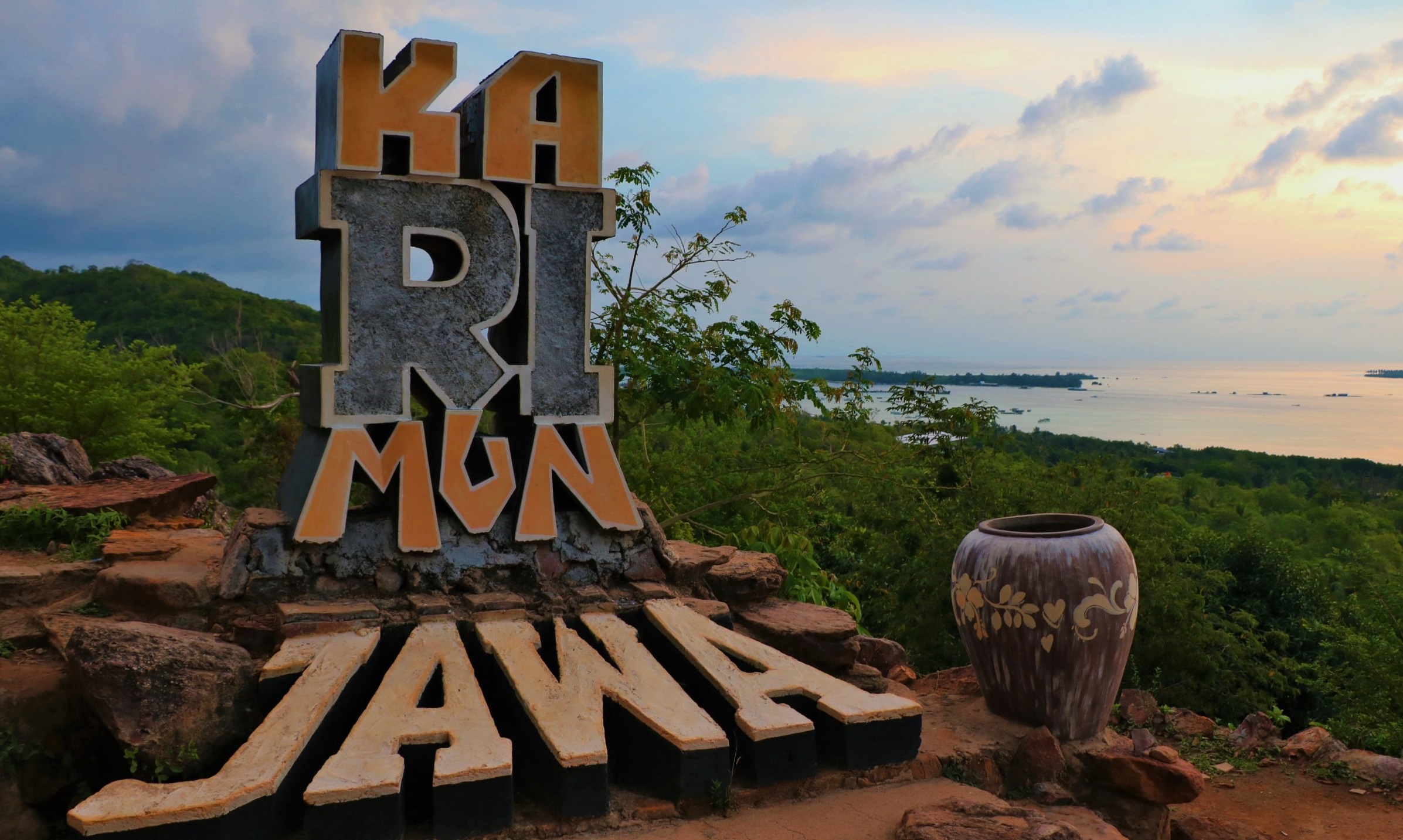 Karimunjawa: Wisata Maritim di Kepulauan Laut Jawa dengan Vibes Luar Negeri