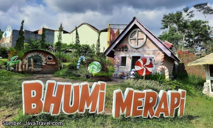 Berfoto Ala di Luar Negeri dan Memberi Makan Satwa di Agro Tourism Bhumi Merapi