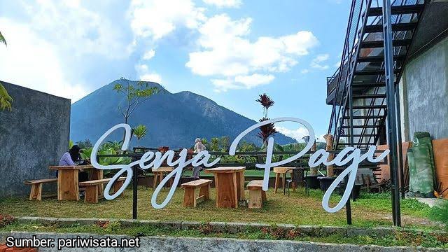 Menikmati Sarapan di Senja Pagi dengan Pemandangan 7 Gunung