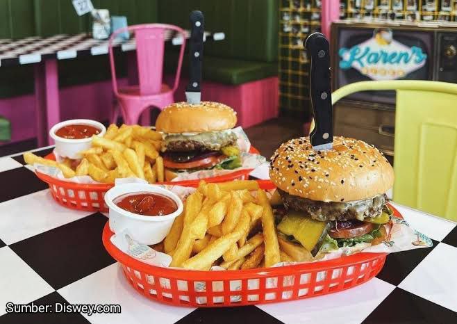 Viral! Makan dengan Pelayanan Menyebalkan di Karen's Diner