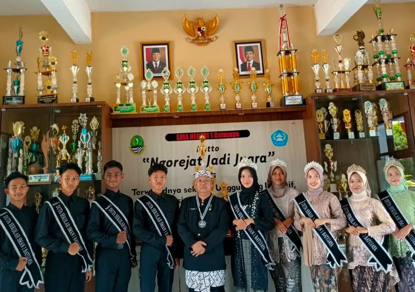 Ziddan Asyraf dan Sekaryuni: Pemenang Duta Favorit Sekolah SMAN 1 Batujaya 2024