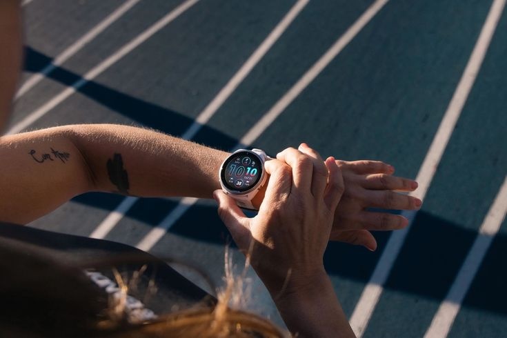 Smartwatch Saat Lari: Bantu Naik Level atau Bikin Kamu Terlalu Bergantung?