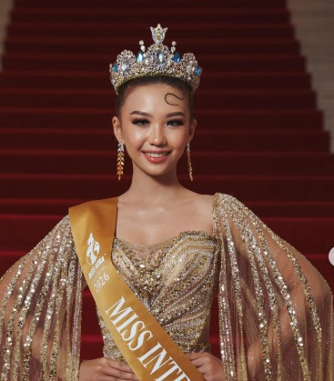 Cheslyne Yang Curi Perhatian di Miss Aura International 2026, Raih Gelar Miss Intelligence
