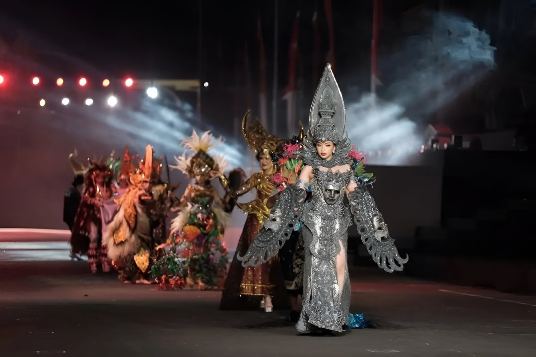 Puteri Indonesia Bersinar di Jember Fashion Carnaval 2026, Siapa Paling Memukau?