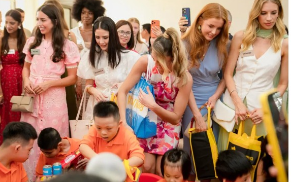 Hari Pertama Karantina Miss World 2026 Langsung Diwarnai Aksi Sosial