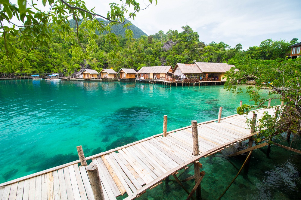 7 Tempat Wisata Bahari yang Memukau di Sulawesi Tenggara